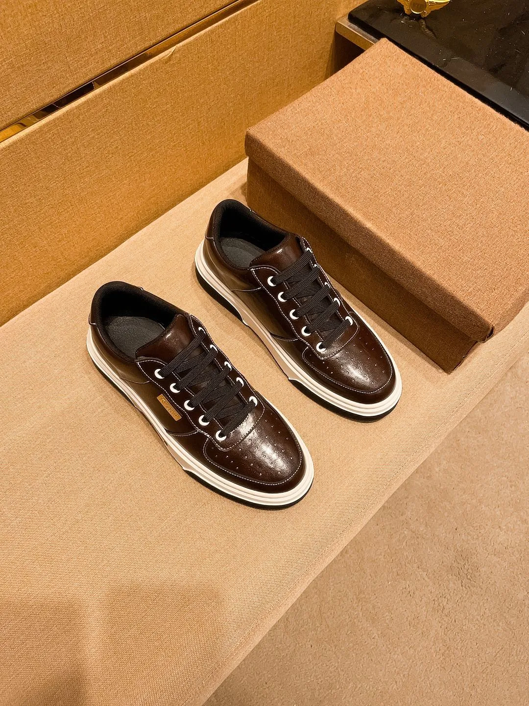 Men's shoes💰 420💰[BV]🔥 High-end men's shoes brand official website 1:1 latest masterpiece: the upper is made of Italian imported first-layer cowhide with a comfortable and breathable lining➕original non-slip and wear-resistant outsole🔥, making walking more convenient and comfortable! An exclusive new model, a stunning work, a beautiful 1:1 replica [color] compared to the official quality! Create a fashionable personality to set off your uniqueness! A must-have for trendy men! Classic 🔥Size: 38-44 Color: 🔥 Colors available🔥.